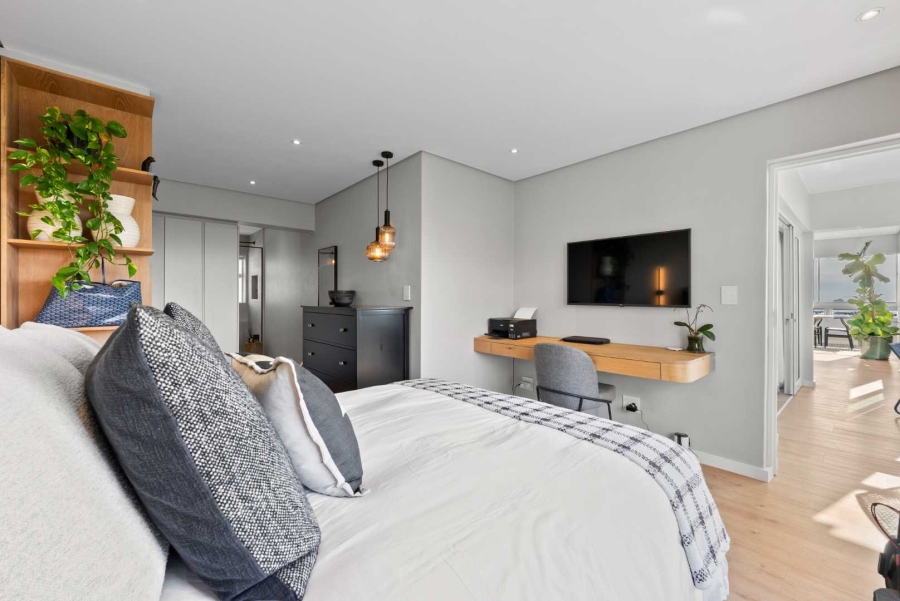 3 Bedroom Property for Sale in Sea Point Western Cape